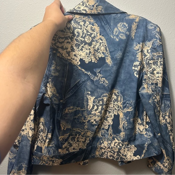 Vintage Blue and Cream Women's Jacket - Picture 5 of 5